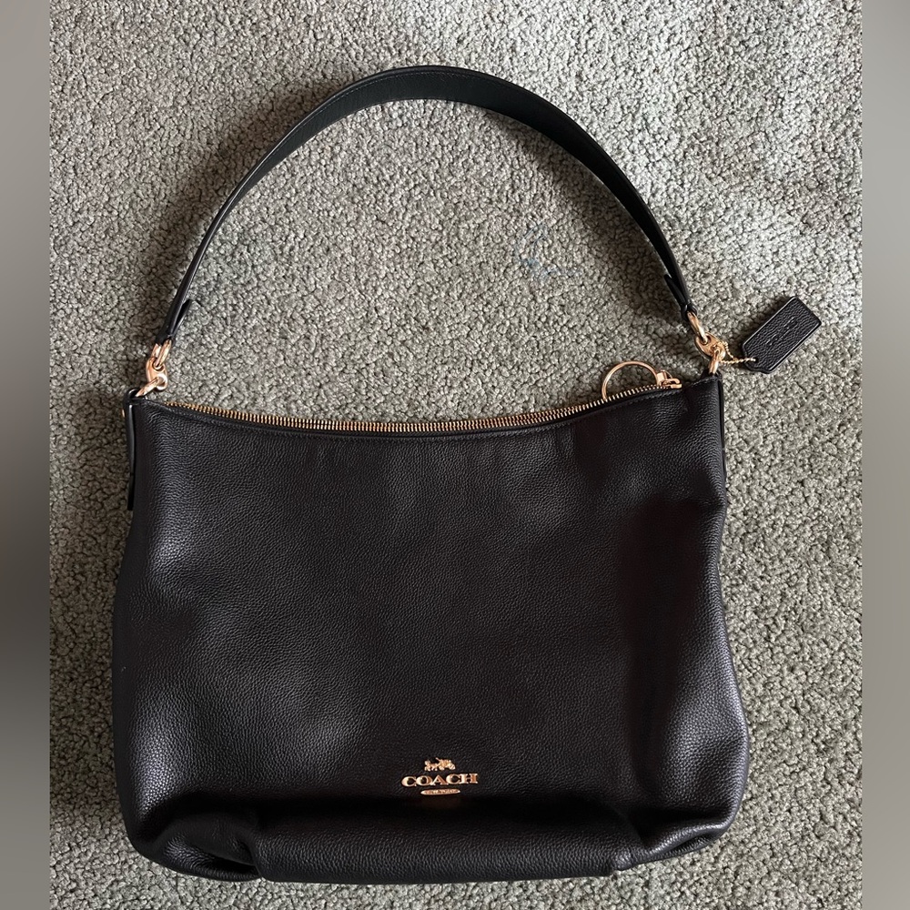 Medium sized Coach shoulder bag